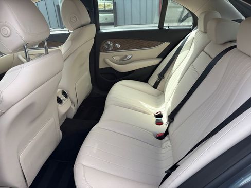 Used 2018 Mercedes-Benz E 300 4MATIC image 19