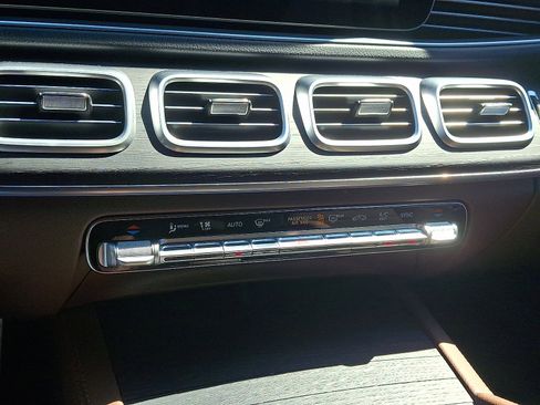 Certified 2025 Mercedes-Benz GLS 450 4MATIC image 16