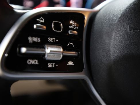Used 2020 Mercedes-Benz E 350 Sedan image 34