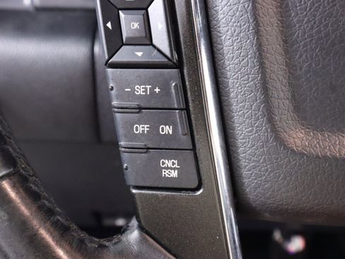Used 2016 Lincoln Navigator Select RWD image 12