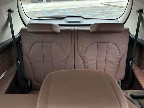 Used 2022 BMW X7 xDrive40i w/ Premium Package image 12