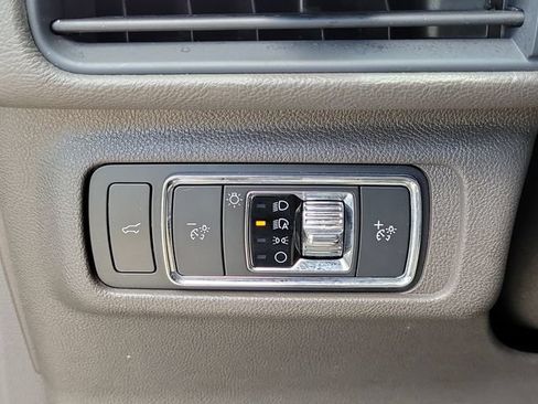 Certified 2022 Lincoln Corsair Reserve FWD image 12