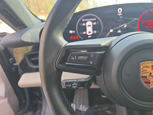 Used 2021 Porsche Taycan image 17