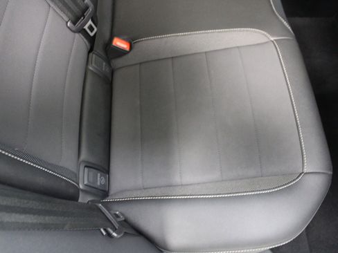 Used 2022 Volkswagen Taos SE image 25