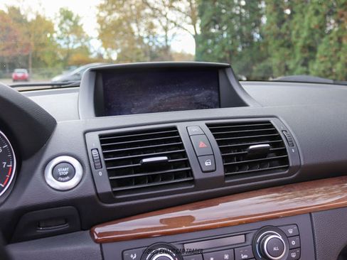 Used 2010 BMW 135i Convertible image 63