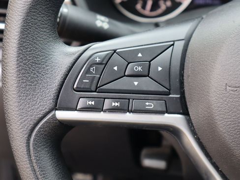 Used 2024 Nissan Altima 2.5 SV FWD image 12