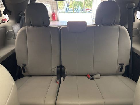 Used 2016 Toyota Sienna Limited AWD/4WD image 26
