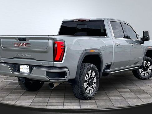 Used 2024 GMC Sierra 2500 Denali w/ Denali Reserve Package AWD/4WD image 2