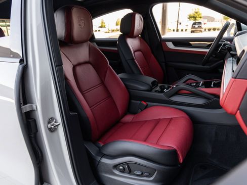 New 2026 Porsche Cayenne S image 46