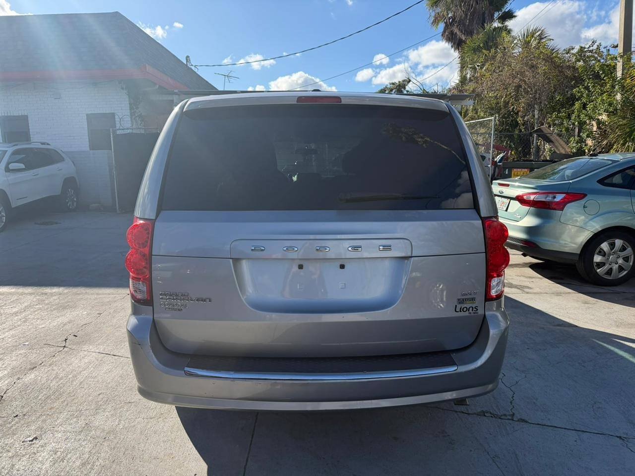 Used 2016 Dodge Grand Caravan SXT FWD image 10