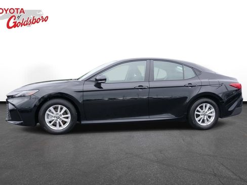 Used 2025 Toyota Camry LE image 8