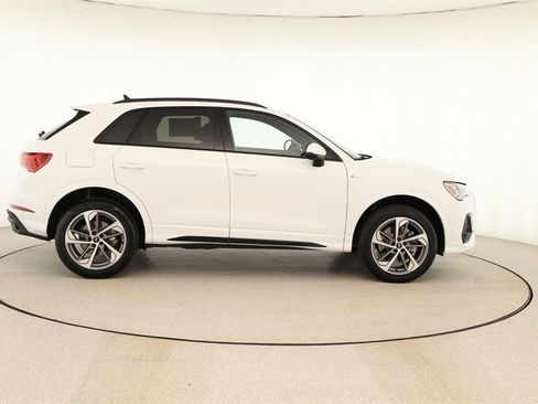 New 2025 Audi Q3 2.0T Premium image 8