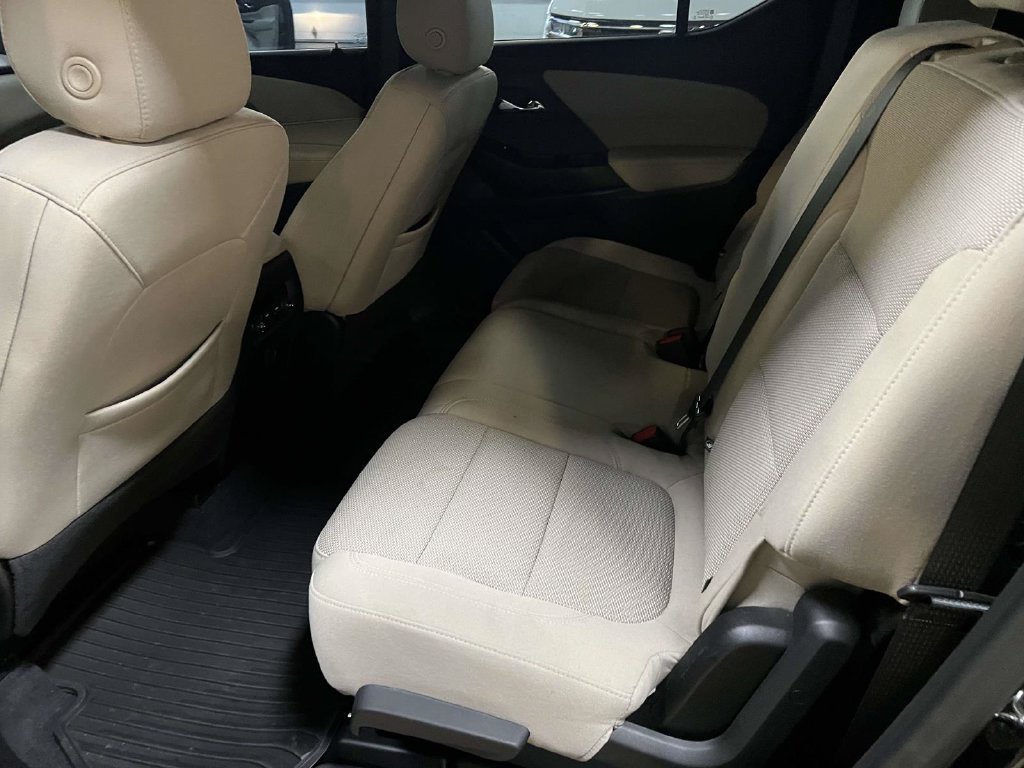 Used 2023 Chevrolet Traverse LS w/ Midnight/Sport Edition FWD image 9