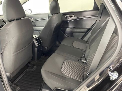 Certified 2025 Kia Sportage LX image 18