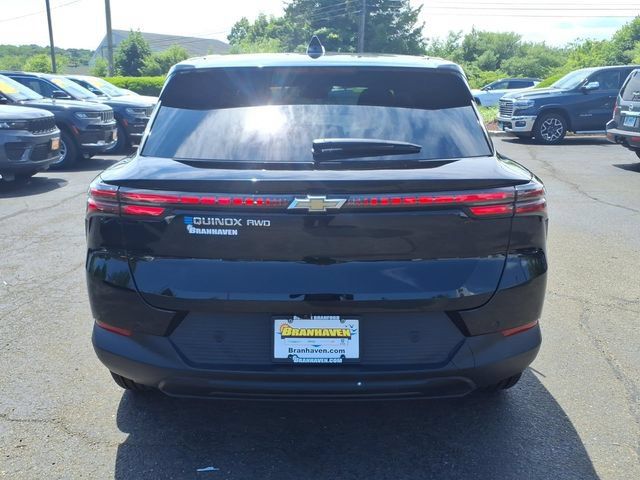Used 2026 Chevrolet Equinox EV LT w/ Comfort Package AWD/4WD image 6