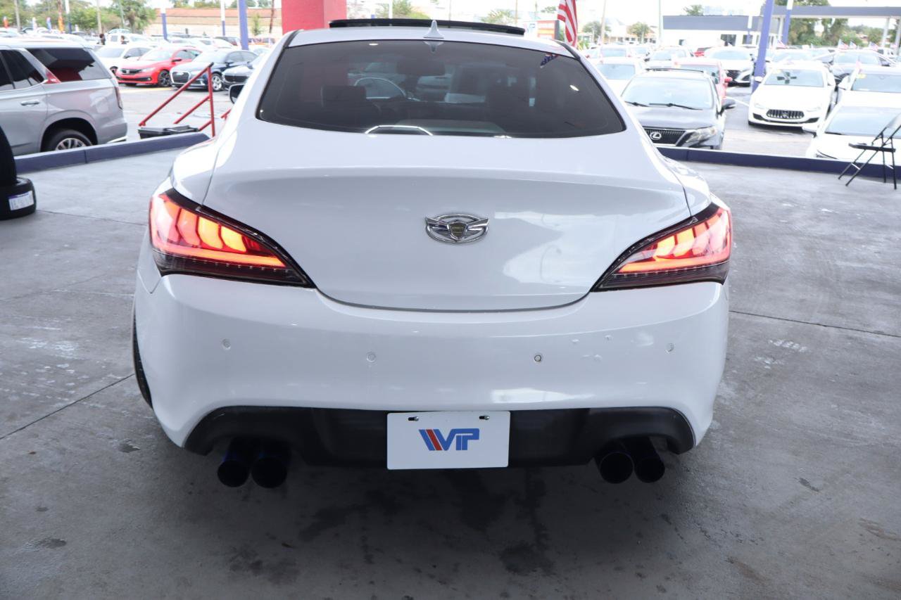 Used 2014 Hyundai Genesis 2.0T RWD image 8