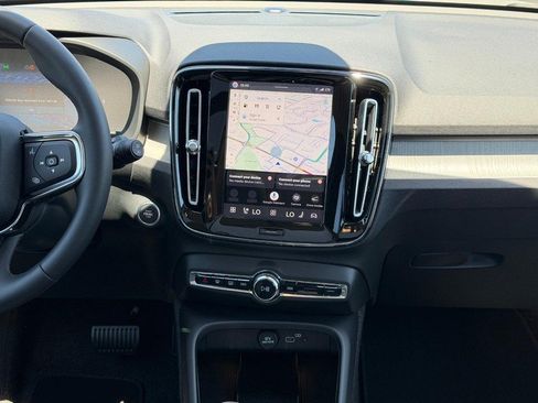 New 2026 Volvo XC40 B5 Plus w/ Climate Package AWD/4WD image 7