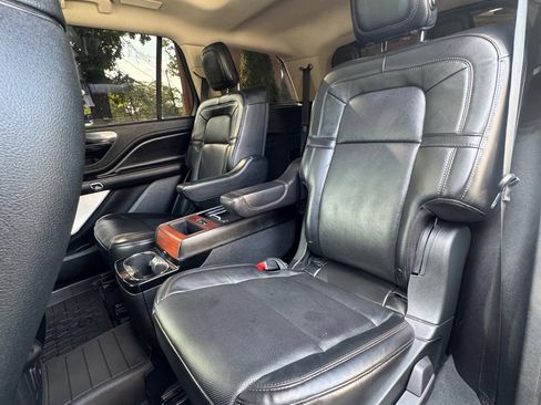 Used 2020 Lincoln Aviator Reserve w/ Equipment Group 202A image 12