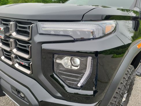 New 2025 GMC Canyon AT4 w/ AT4X Package image 9