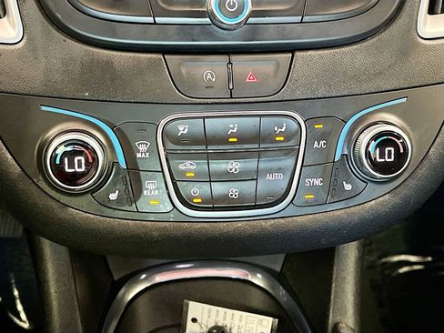 Used 2025 Chevrolet Malibu LT FWD image 15