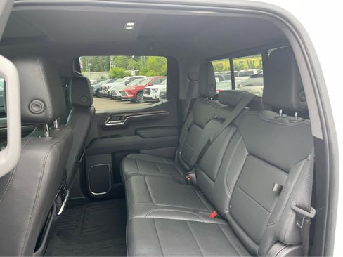 Used 2023 GMC Sierra 1500 SLT w/ SLT Premium Plus Package AWD/4WD image 21