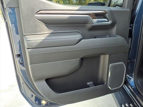 Used 2022 Chevrolet Silverado 1500 LT Trail Boss w/ Convenience Package II image 11