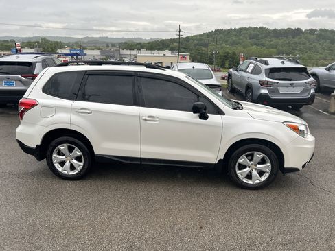 Used 2015 Subaru Forester 2.5i w/ Alloy Wheel Package AWD/4WD image 5