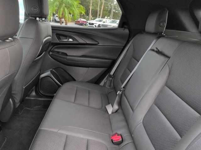 Used 2023 Chevrolet TrailBlazer RS w/ Sun and Liftgate Package FWD image 14