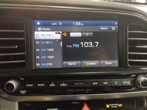Used 2020 Hyundai Elantra Limited w/ Ultimate Package 03 FWD image 25