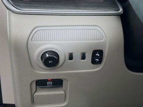 Used 2024 Jeep Wagoneer Series III w/ Premium Group I AWD/4WD image 10