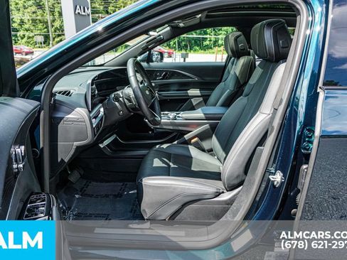 Used 2024 Cadillac Lyriq Luxury AWD/4WD image 20