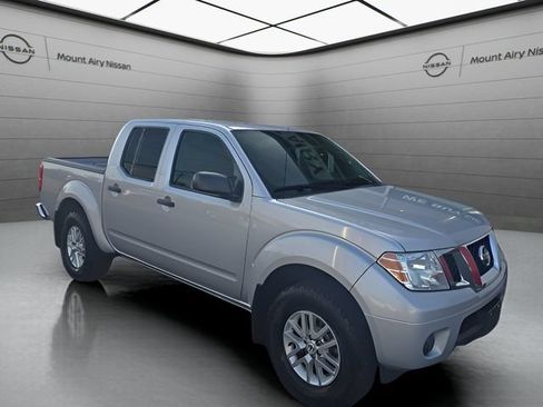 Used 2020 Nissan Frontier SV AWD/4WD image 1