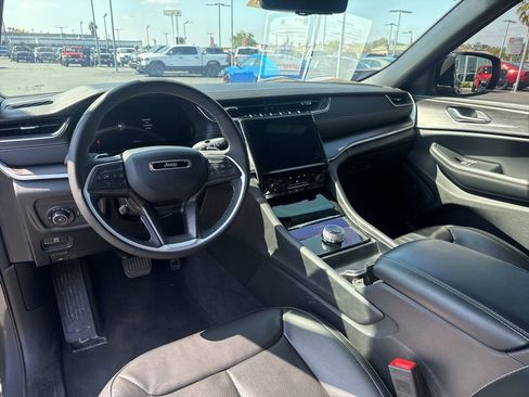 Certified 2024 Jeep Grand Cherokee Limited w/ Luxury Tech Group II image 19