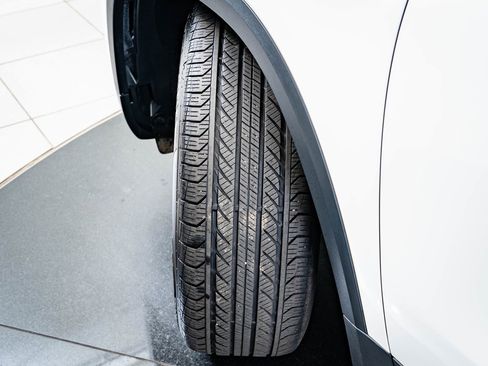 Certified 2025 Mercedes-Benz GLA 250 4MATIC image 38