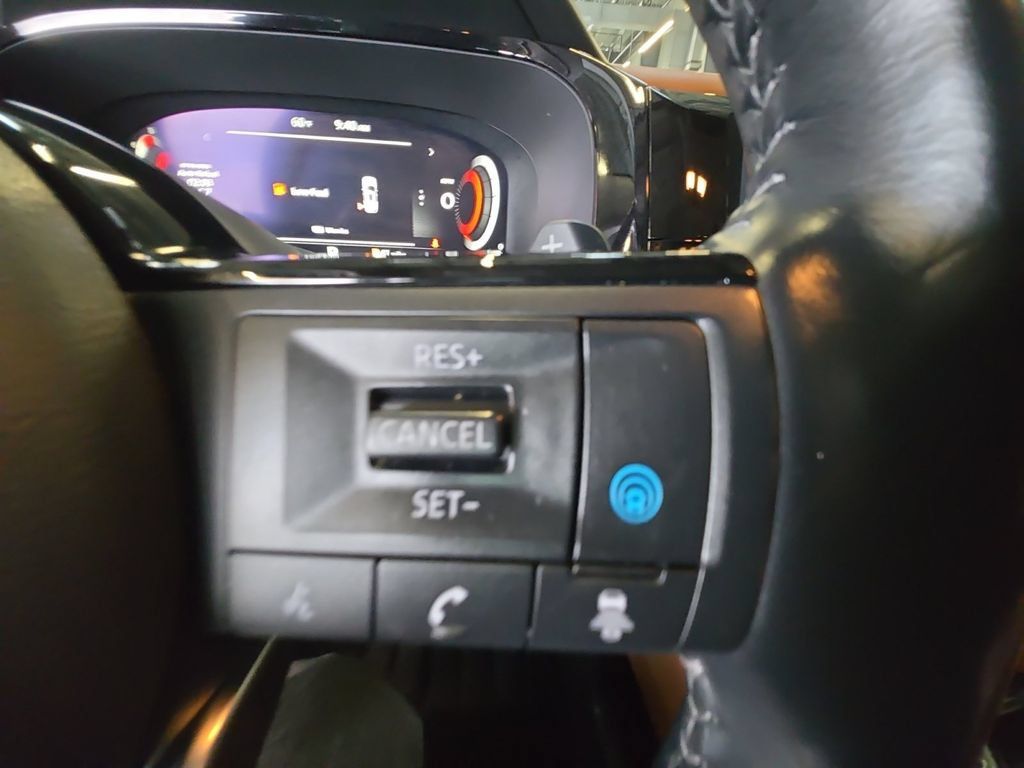 Used 2023 Nissan Pathfinder Platinum AWD/4WD image 19