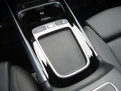 Used 2025 Mercedes-Benz GLA 250 4MATIC image 14