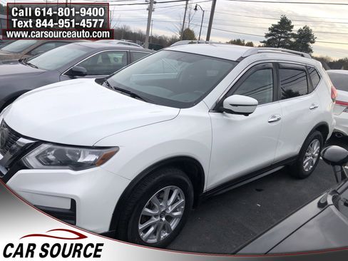 Used 2018 Nissan Rogue SV w/ Premium Package image 4