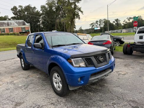 Used 2013 Nissan Frontier SV RWD image 3