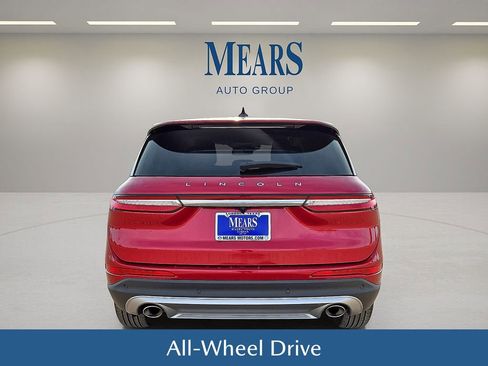 Used 2023 Lincoln Corsair AWD image 5