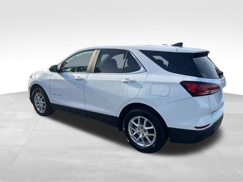 Used 2024 Chevrolet Equinox LT image 3