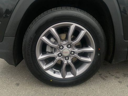 Used 2024 GMC Terrain SLT image 30