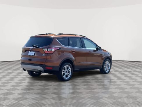 Used 2017 Ford Escape SE w/ Equipment Group 201A AWD/4WD image 8