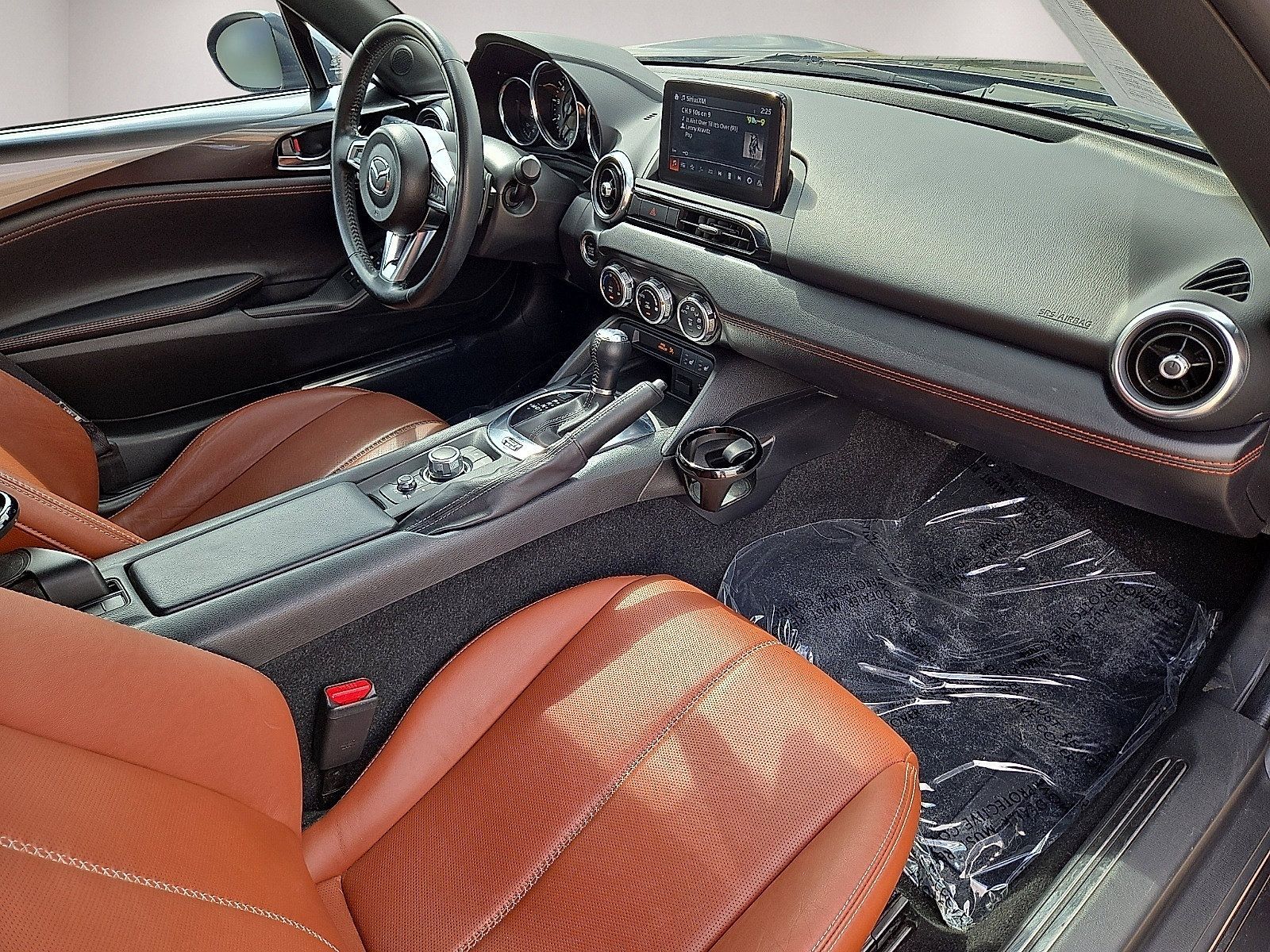 Used 2023 MAZDA MX-5 Miata Grand Touring RWD image 17