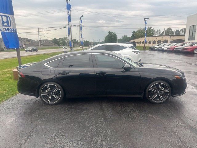Used 2024 Honda Accord Sport image 1