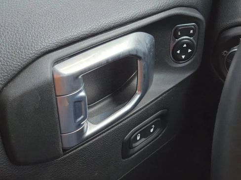 Used 2021 Jeep Gladiator Overland w/ Trailer Tow Package image 13