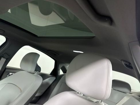 Used 2024 Hyundai Ioniq 6 Limited image 12