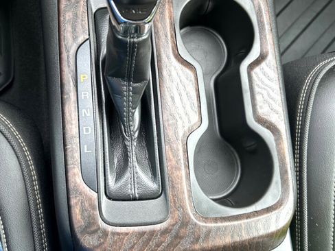 Used 2022 GMC Canyon Denali image 13