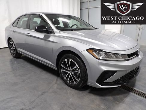 Used 2025 Volkswagen Jetta Sport image 1