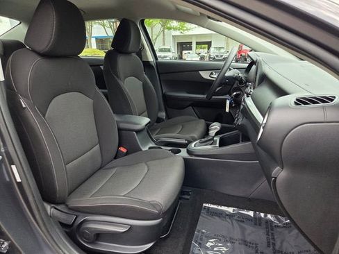 Used 2024 Kia Forte LXS FWD image 19