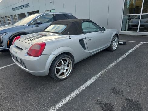 Used 2000 Toyota MR2 image 4
